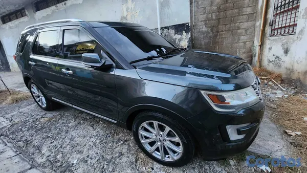 2016 Ford Explorer — foto 2 / 14