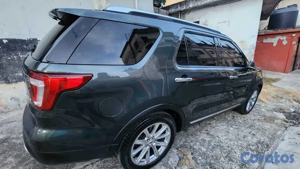2016 Ford Explorer — foto 6 / 14