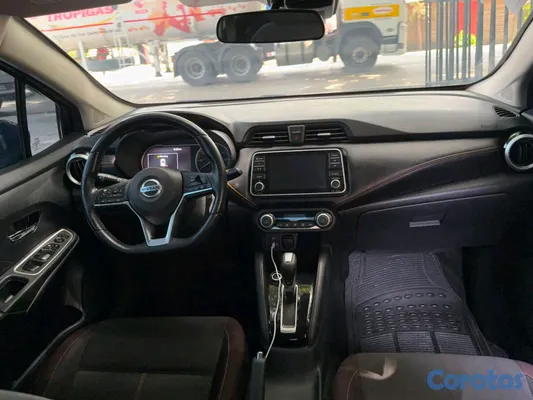 2020 Nissan Versa — foto 2 / 11