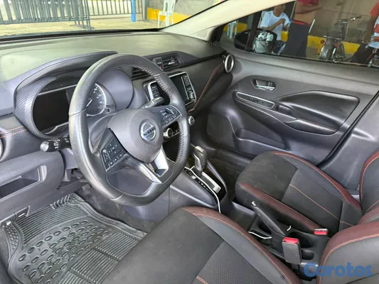 2020 Nissan Versa — foto 7 / 11