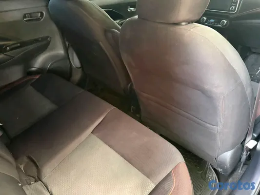 2020 Nissan Versa — foto 8 / 11