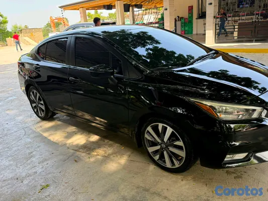 2020 Nissan Versa — foto 9 / 11