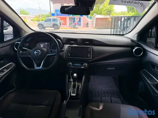2020 Nissan Versa — foto 10 / 11
