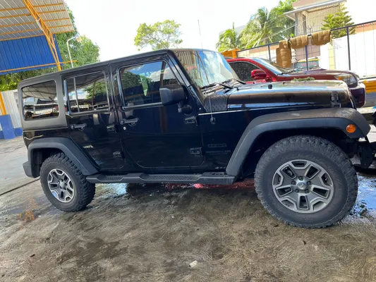 2016 Jeep Rubicon — foto 2 / 7