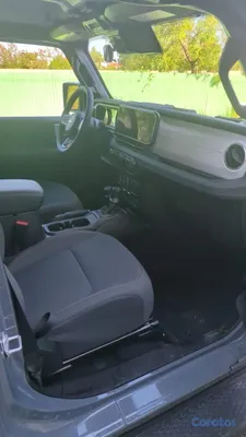 2024 Jeep Sahara — foto 6 / 8