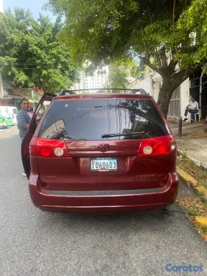 2008 Toyota Sienna — foto 3 / 3
