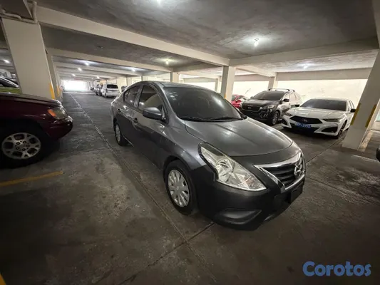 2018 Nissan Versa — foto 10 / 10