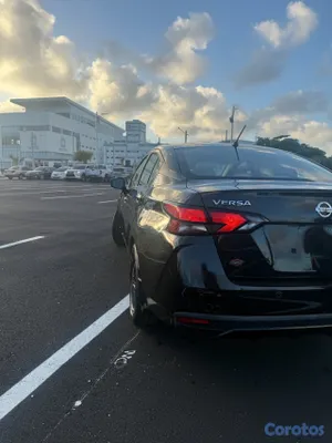 2020 Nissan Versa — foto 2 / 7