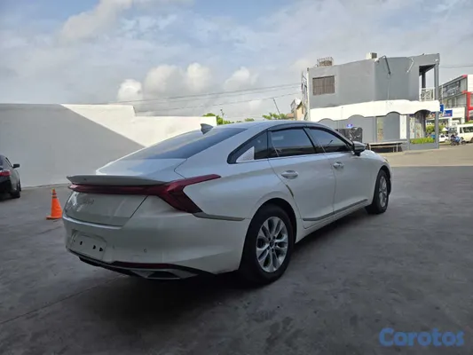 2022 Kia K8 — foto 3 / 12