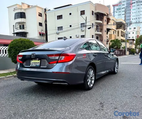 2021 Honda Accord — foto 6 / 11