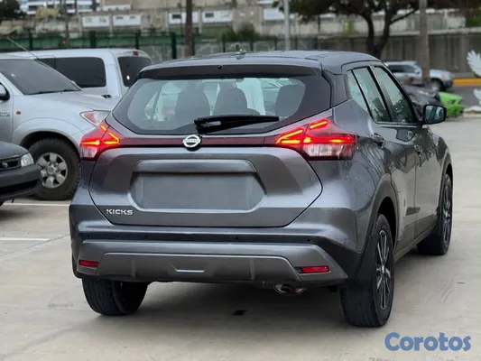 2021 Nissan Kicks — foto 5 / 6