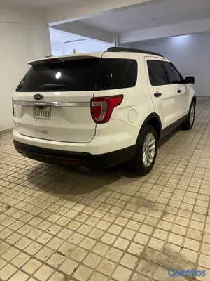 2017 Ford Explorer — foto 9 / 11