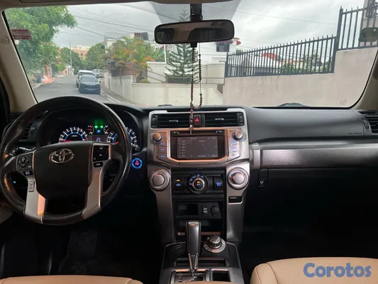 2018 Toyota 4 Runner — foto 6 / 15