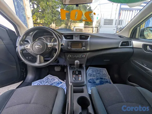 2019 Nissan Sentra — foto 2 / 14