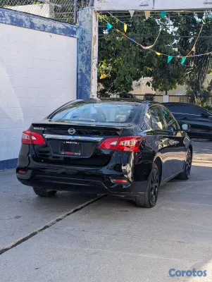 2019 Nissan Sentra — foto 7 / 14