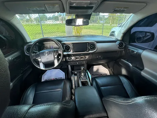 2020 Toyota Tacoma — foto 2 / 4