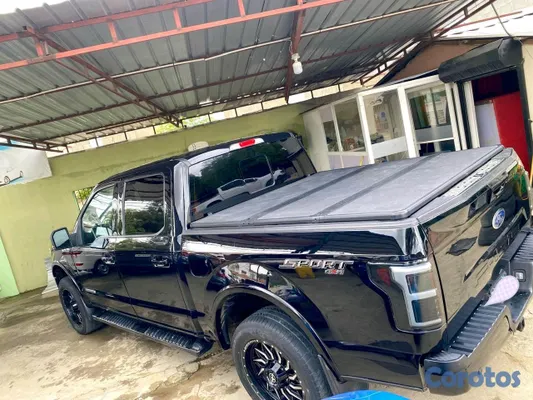 2018 Ford F150 lariat Power stroker — foto 5 / 7