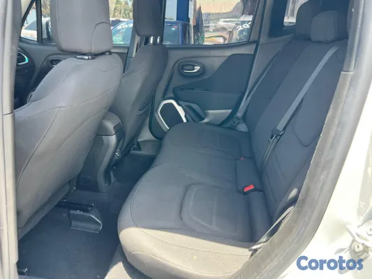2018 Jeep Renegade — foto 2 / 12