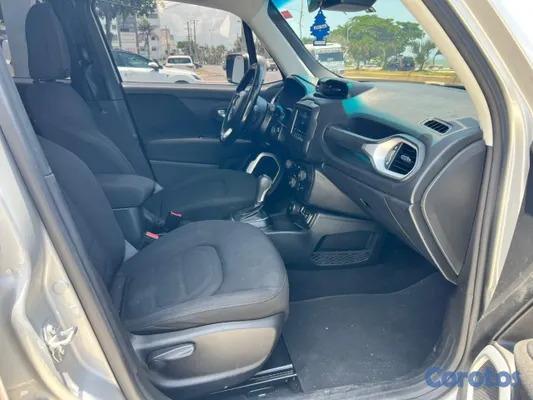 2018 Jeep Renegade — foto 5 / 12