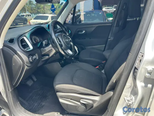 2018 Jeep Renegade — foto 6 / 12