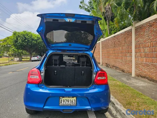 2022 Suzuki Swift — foto 2 / 13