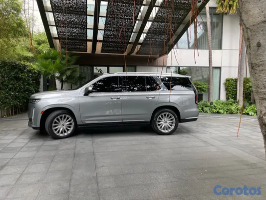 2023 Cadillac Escalade — foto 6 / 9