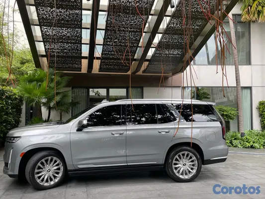 2023 Cadillac Escalade — foto 7 / 9