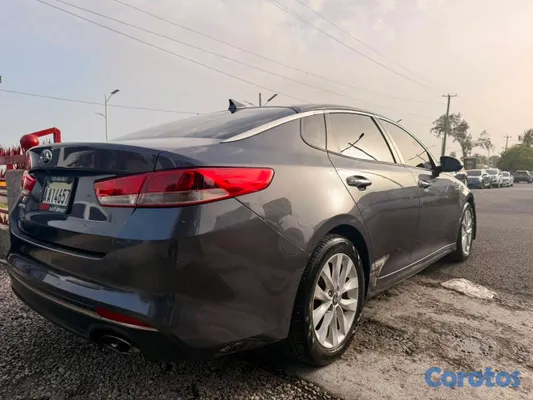 2017 Kia Optima — foto 3 / 8