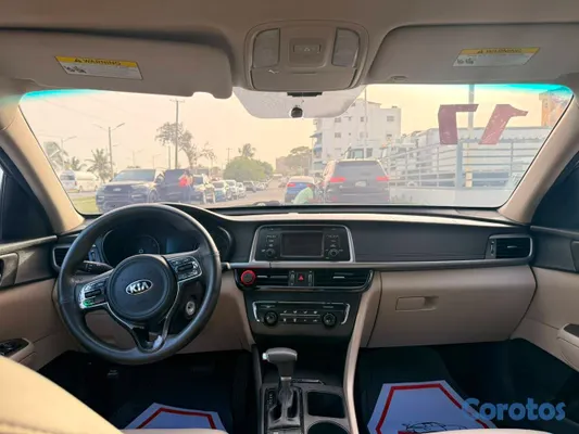 2017 Kia Optima — foto 5 / 8