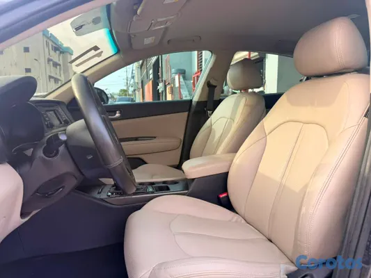 2017 Kia Optima — foto 6 / 8
