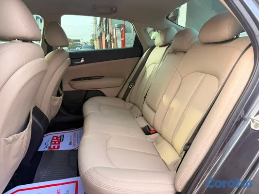 2017 Kia Optima — foto 7 / 8
