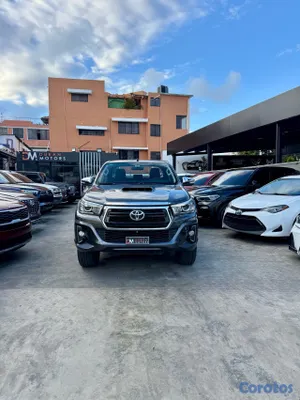 2016 Toyota Hilux — foto 2 / 12