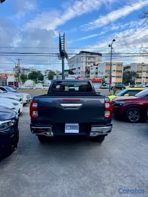 2016 Toyota Hilux — foto 7 / 12