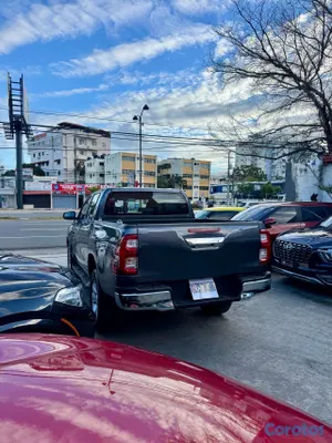 2016 Toyota Hilux — foto 8 / 12