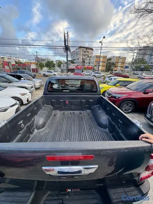 2016 Toyota Hilux — foto 11 / 12