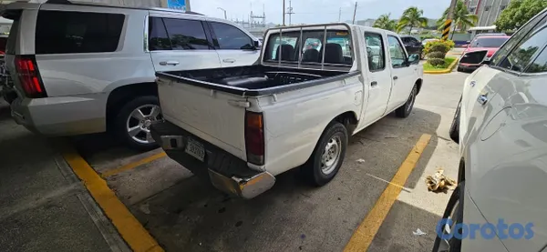 2011 Nissan Frontier — foto 5 / 8