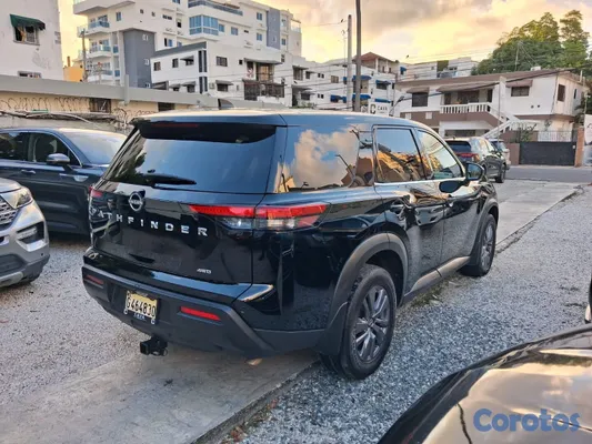 2023 Nissan Pathfinder — foto 10 / 11
