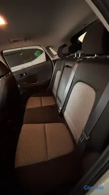 2021 Hyundai KONA — foto 8 / 10