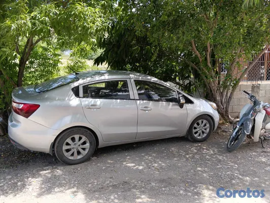 2013 Kia Rio — foto 4 / 6