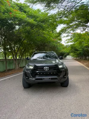 2025 Toyota Hilux — foto 2 / 5