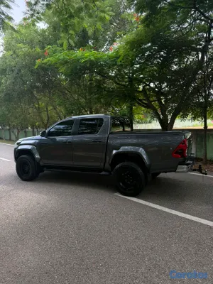2025 Toyota Hilux — foto 3 / 5