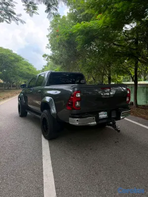 2025 Toyota Hilux — foto 4 / 5