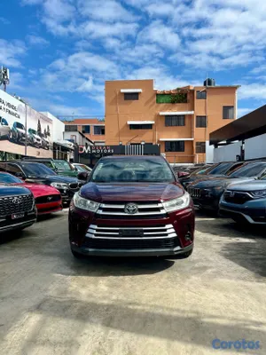 2017 Toyota Highlander — foto 3 / 10
