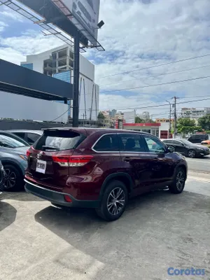 2017 Toyota Highlander — foto 8 / 10