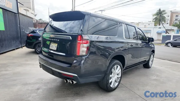 2022 Chevrolet Suburban — foto 4 / 10
