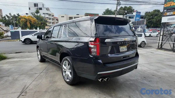 2022 Chevrolet Suburban — foto 5 / 10