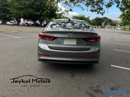 2017 Hyundai Elantra — foto 3 / 12