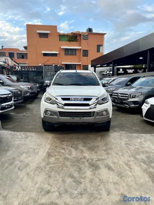 2019 Isuzu Mux — foto 3 / 13