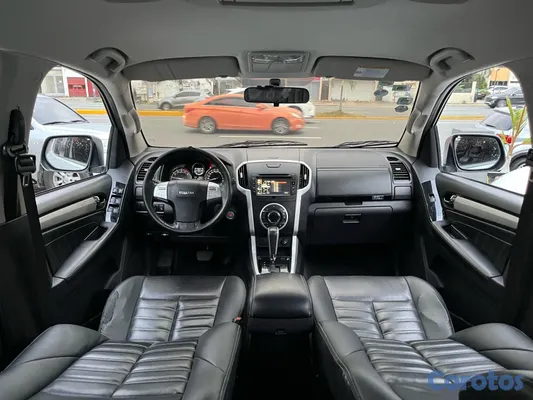 2019 Isuzu Mux — foto 4 / 13