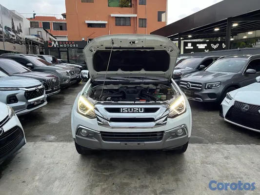 2019 Isuzu Mux — foto 13 / 13